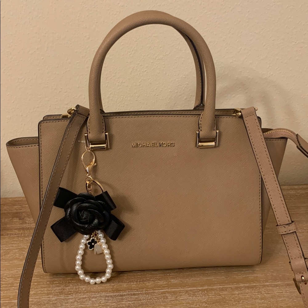 Michael Kors tan handbag